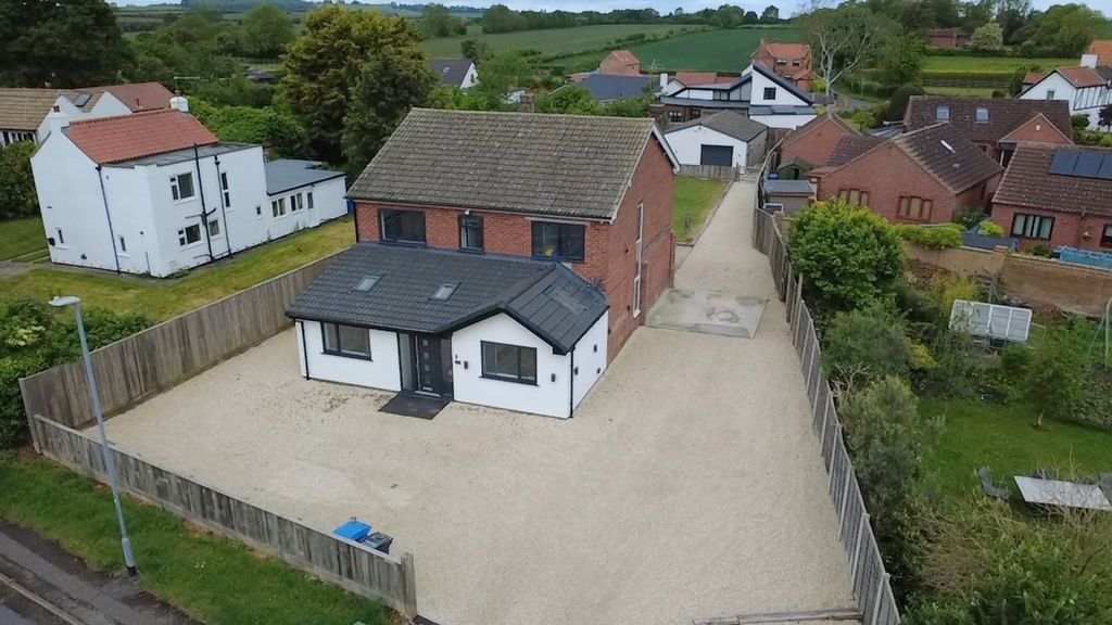 Property photo 2 of 38