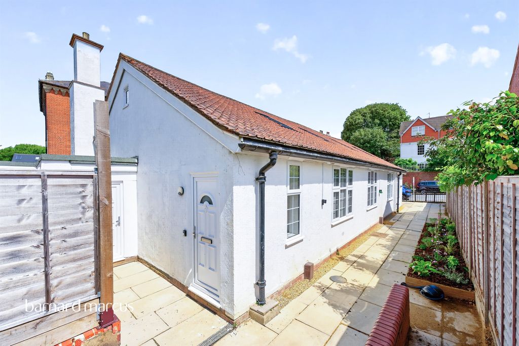Property photo 1 of 7