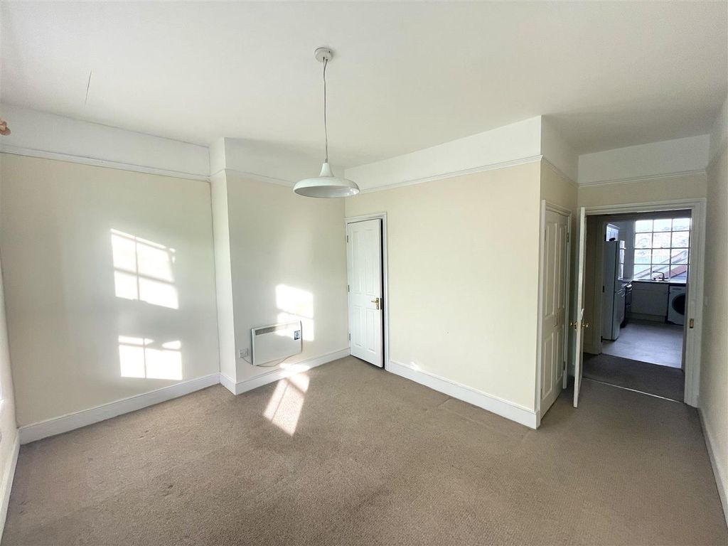 Property photo 1 of 7 Img_6593