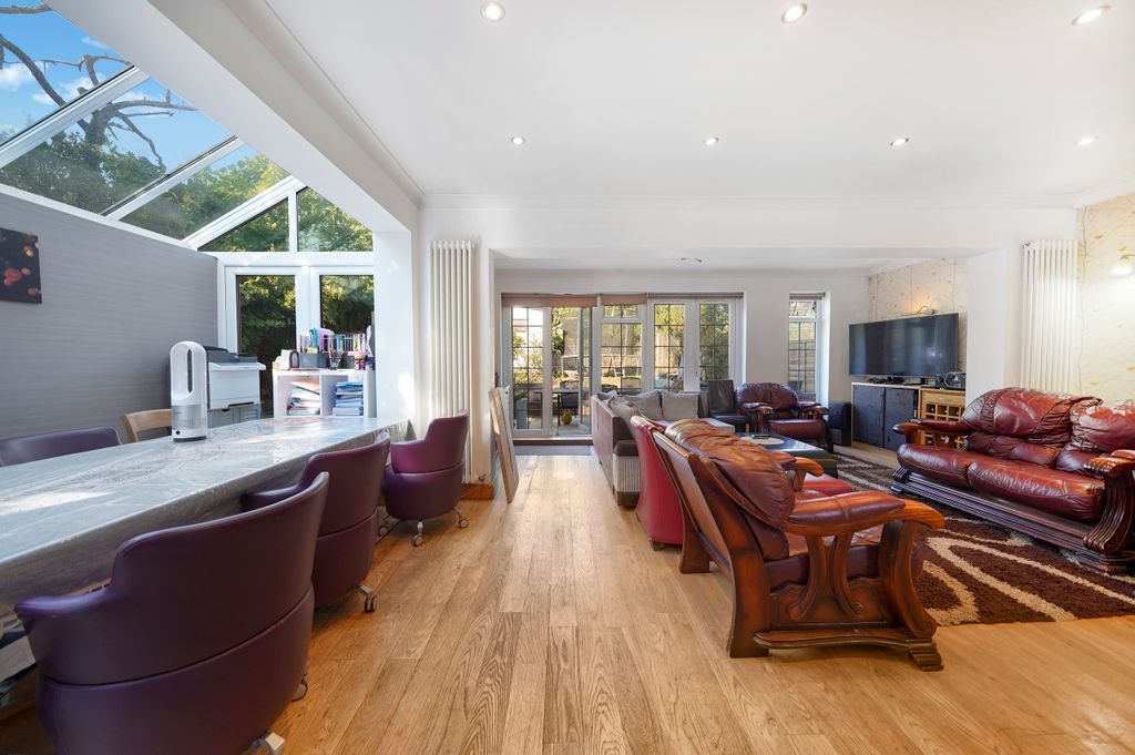 Property photo 3 of 17 3