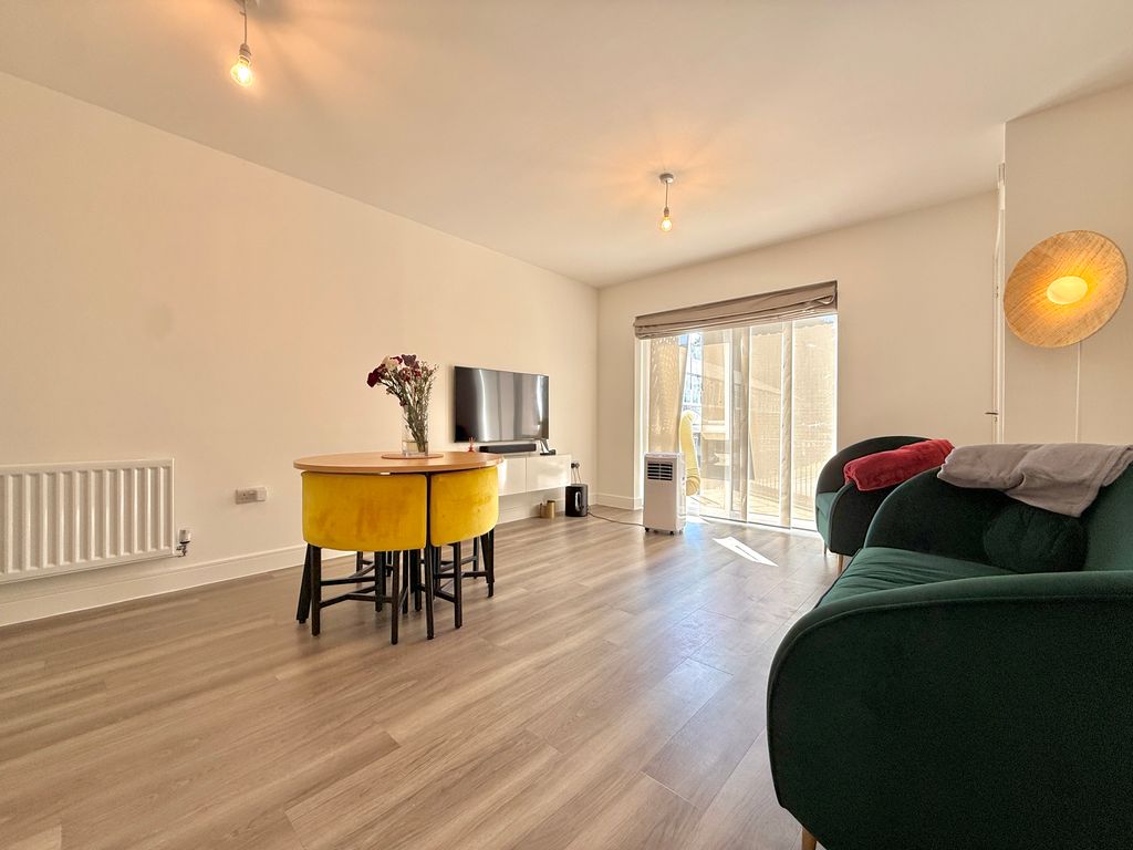 Property photo 2 of 8