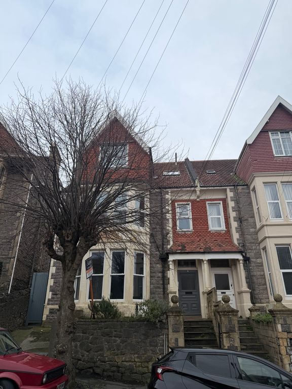 Property photo 1 of 7 External