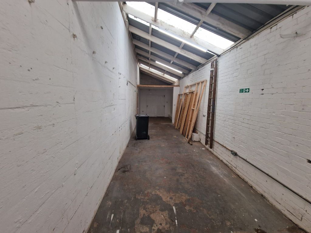 Property photo 3 of 6