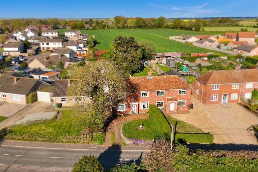 Property photo 2 of 20