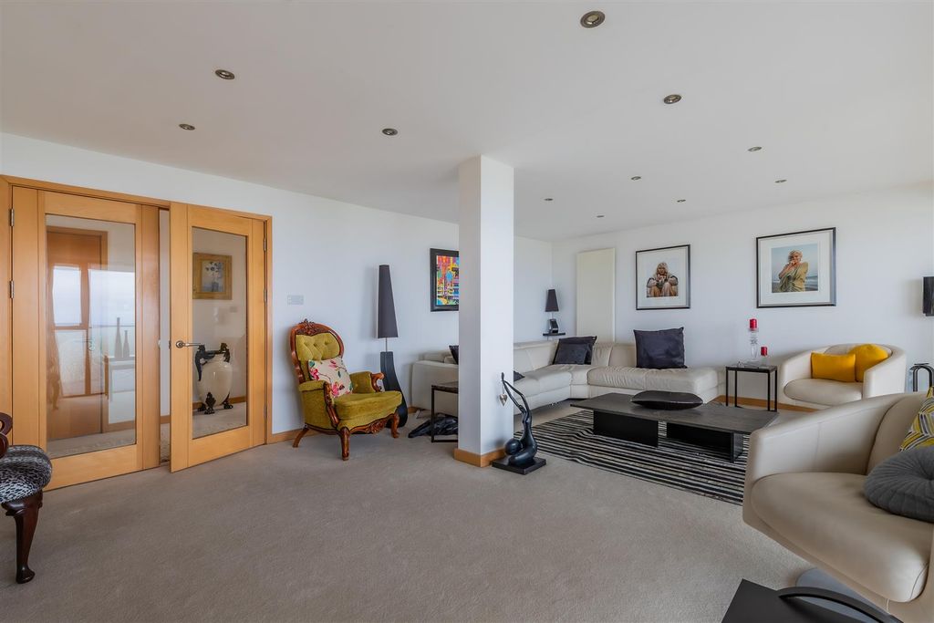 Property photo 3 of 25 1A (28 Of 42).Jpg