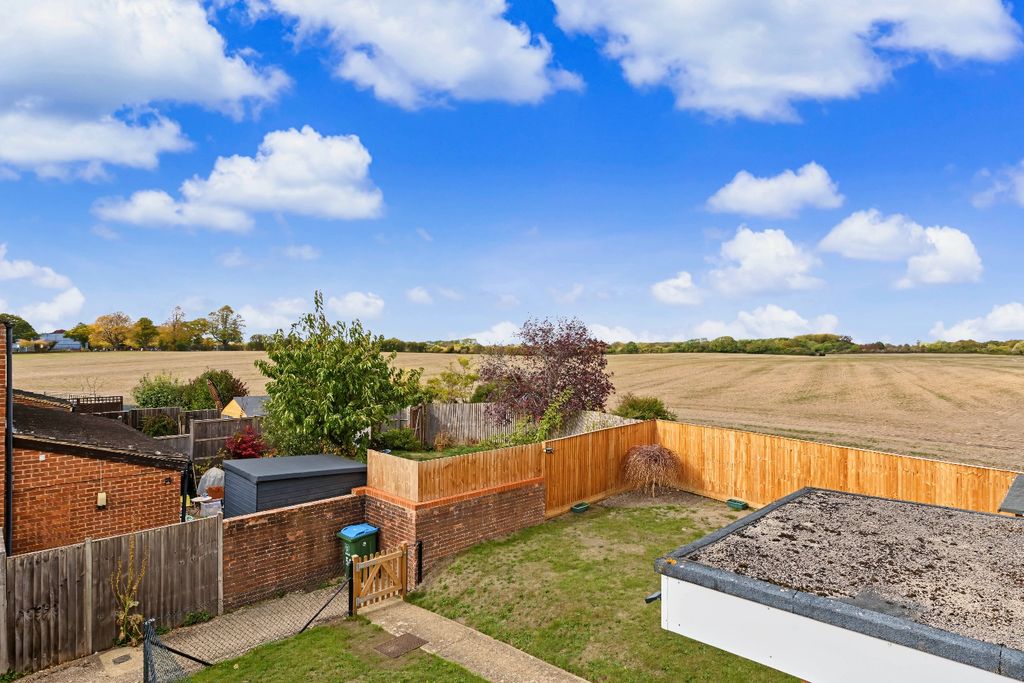 Property photo 2 of 18 5695043