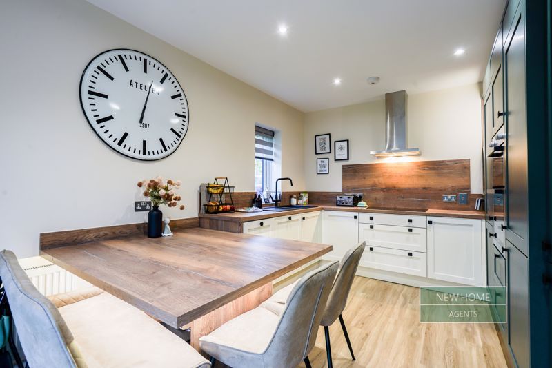 Property photo 2 of 35 Photo 26