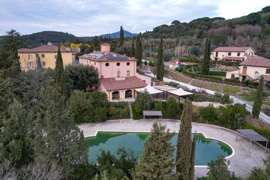 Property photo 3 of 49