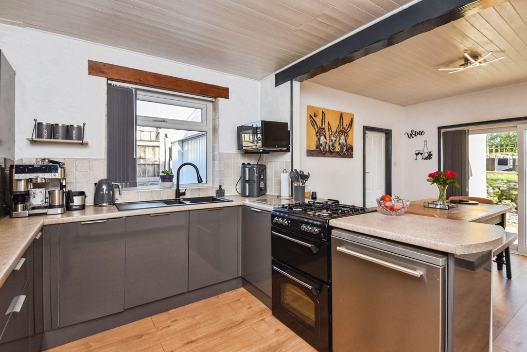 Property photo 3 of 19 Pbox-Img.Jpg