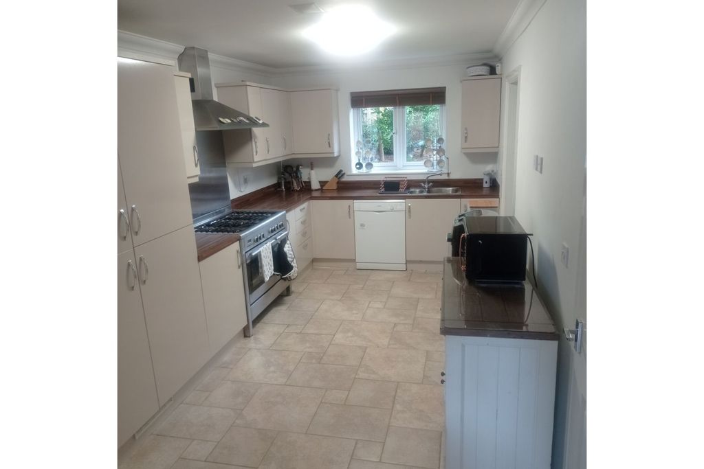 Property photo 1 of 28 Kitchen/Diner