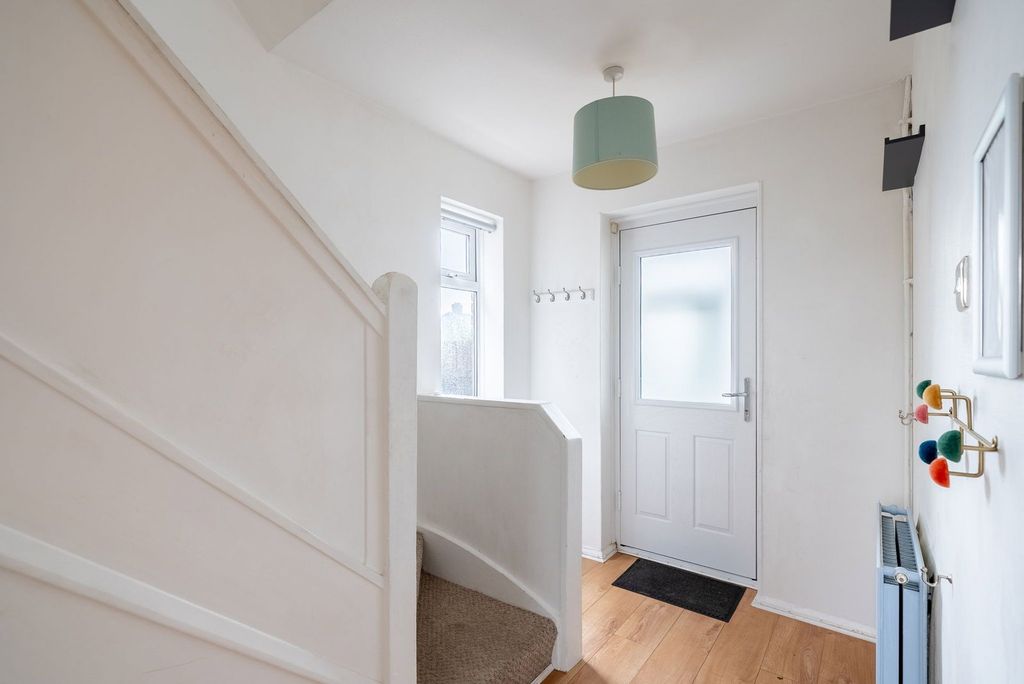 Property photo 3 of 29