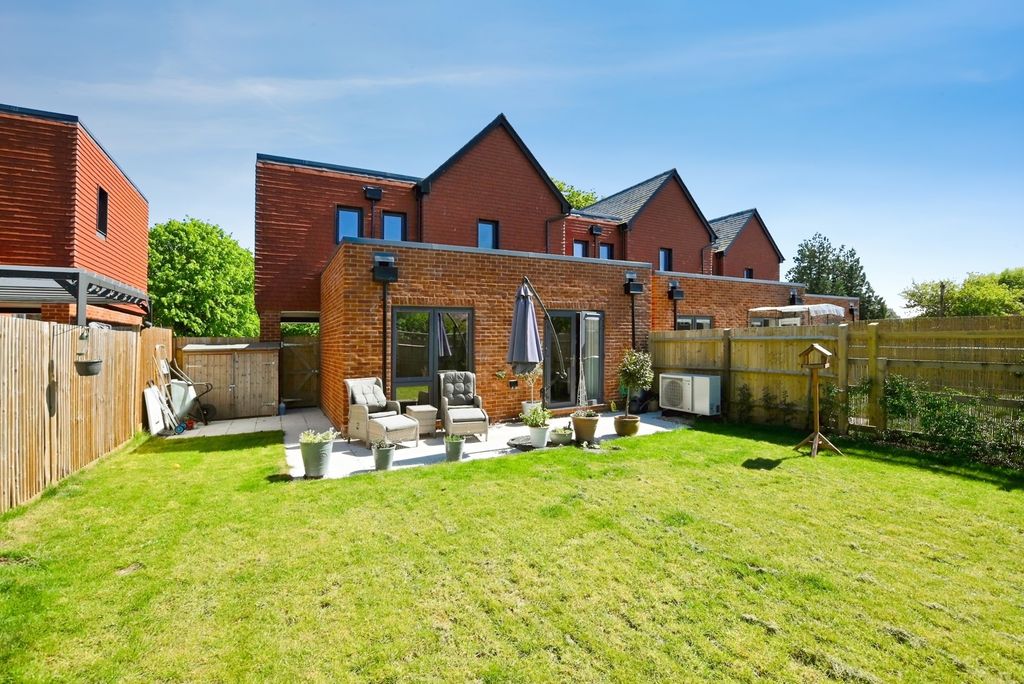 Property photo 2 of 17 Pbox-Img.Jpg