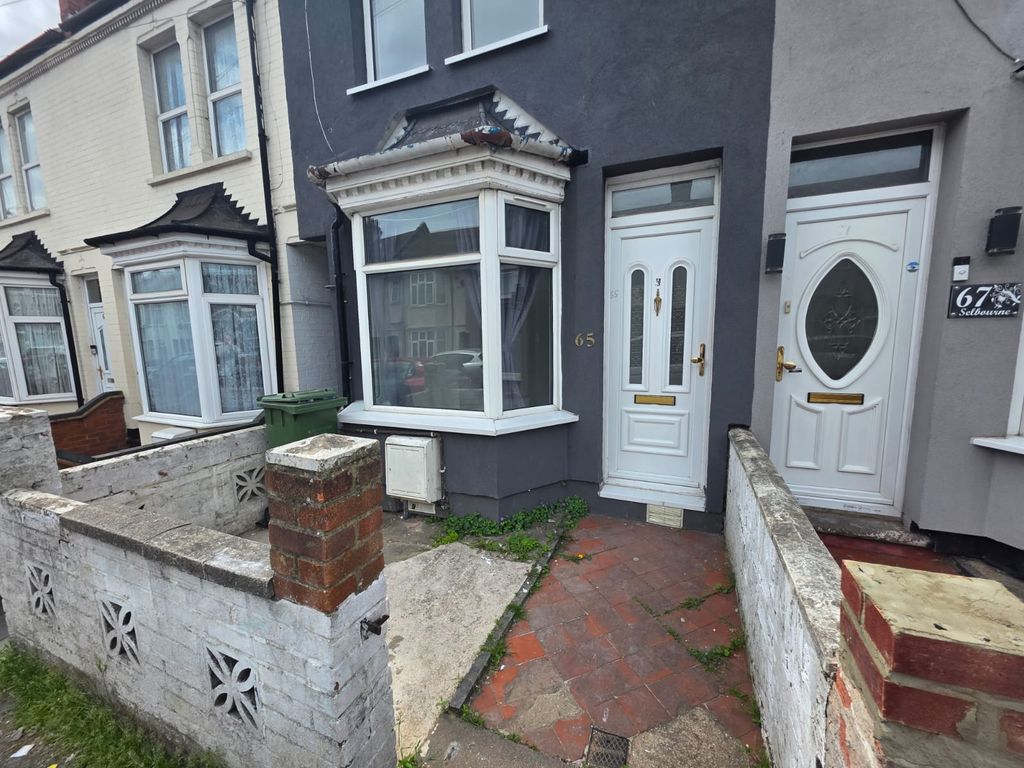 Property photo 2 of 19 Whatsapp Image 2026-06-01 At 12.45.41 Pm.Jpeg
