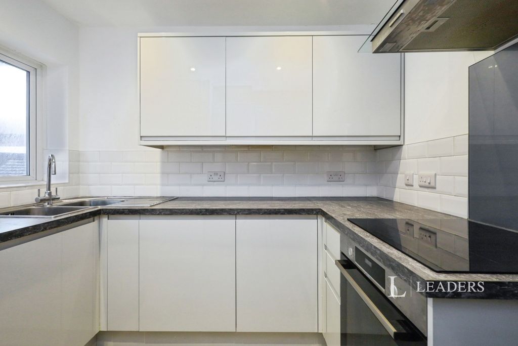 Property photo 2 of 8 Pbox-Img.Jpg