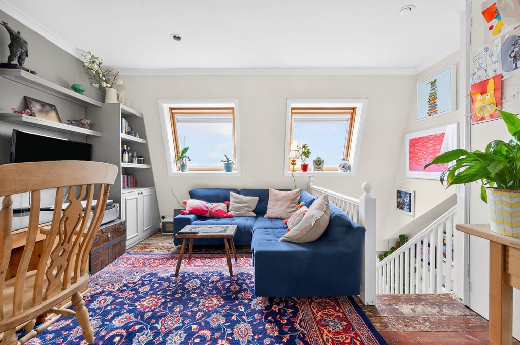 Property photo 3 of 12 Pbox-Img.Jpg