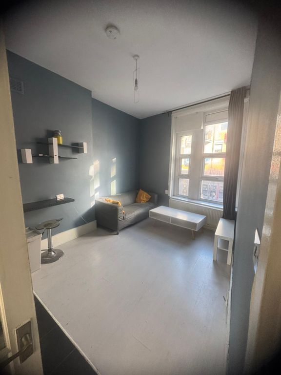 Property photo 1 of 6 Modern Two-Bedroom Apartment | West Green Road, Harringay, N15