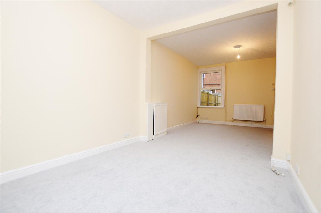 Property photo 3 of 11 16 Cardiff Road November 17 (6).Jpg