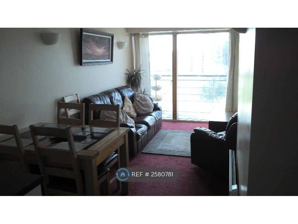 Property photo 2 of 11 Lounge Photo 1