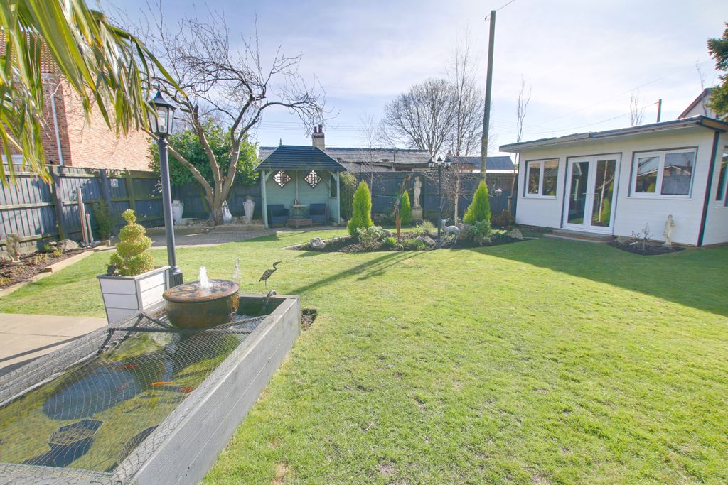 Property photo 3 of 26
