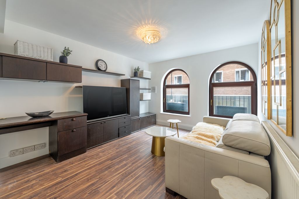 Property photo 1 of 10 1