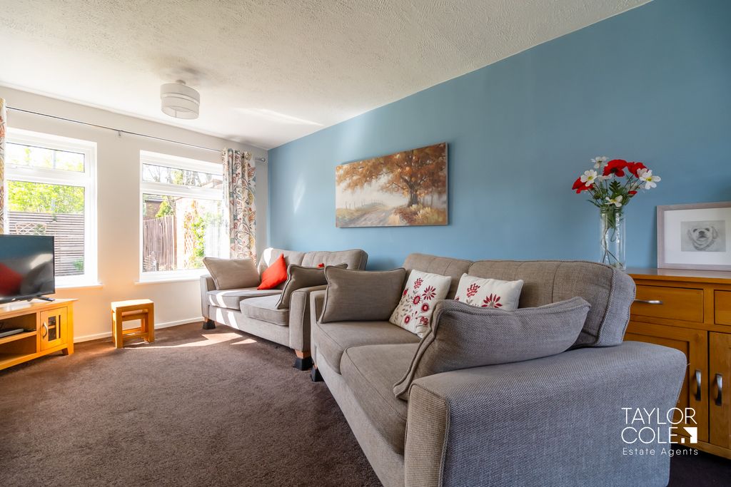 Property photo 3 of 27