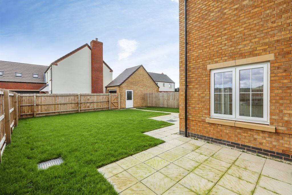 Property photo 2 of 13