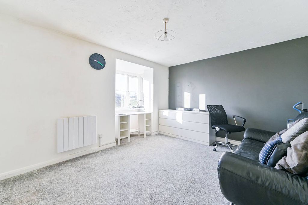 Property photo 2 of 6