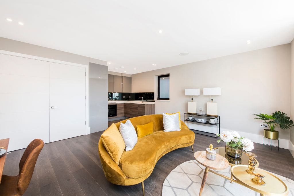 Property photo 2 of 14