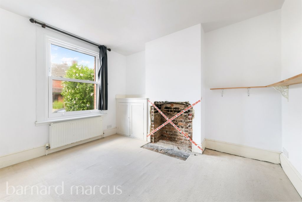 Property photo 3 of 11