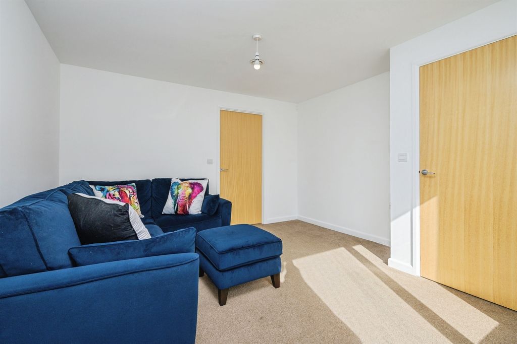 Property photo 2 of 22