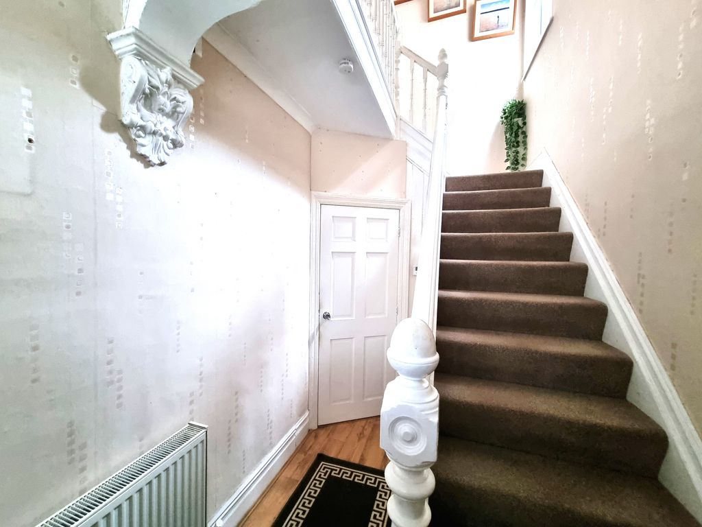 Property photo 2 of 16 Hallway