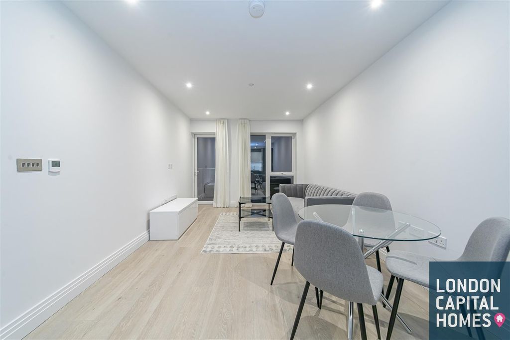 Property photo 3 of 16 E74A7363.Jpg