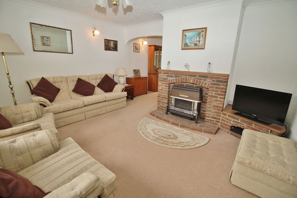 Property photo 3 of 19