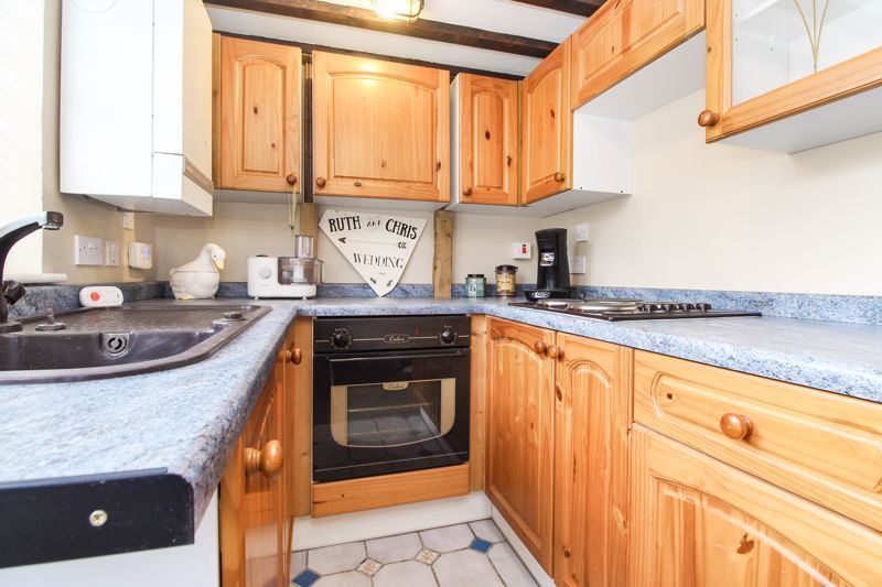 Property photo 2 of 7 Kitchen