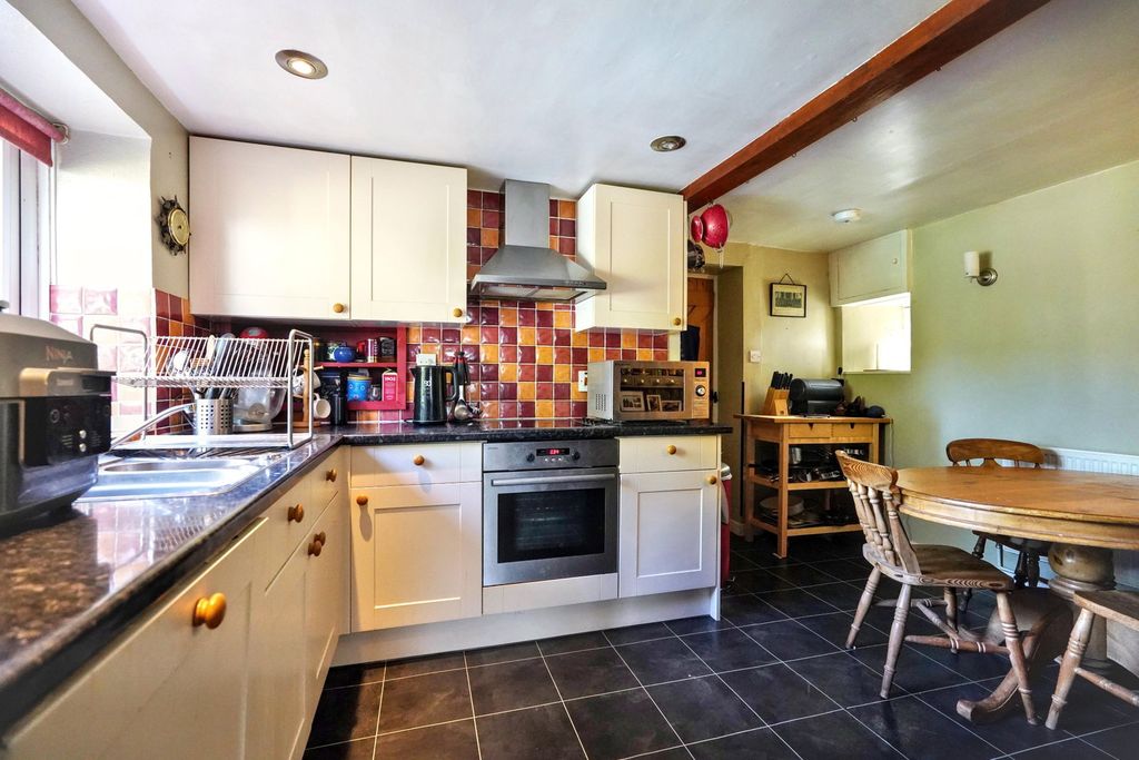 Property photo 2 of 31
