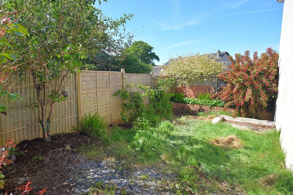 Property photo 3 of 13 Garden