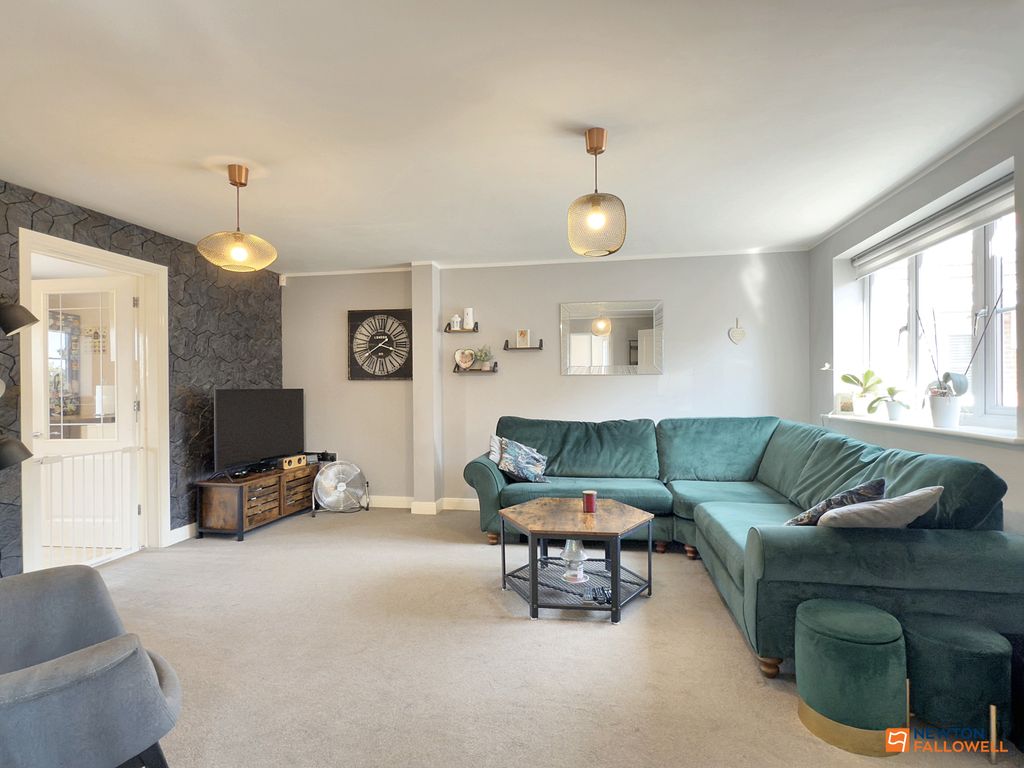 Property photo 2 of 34