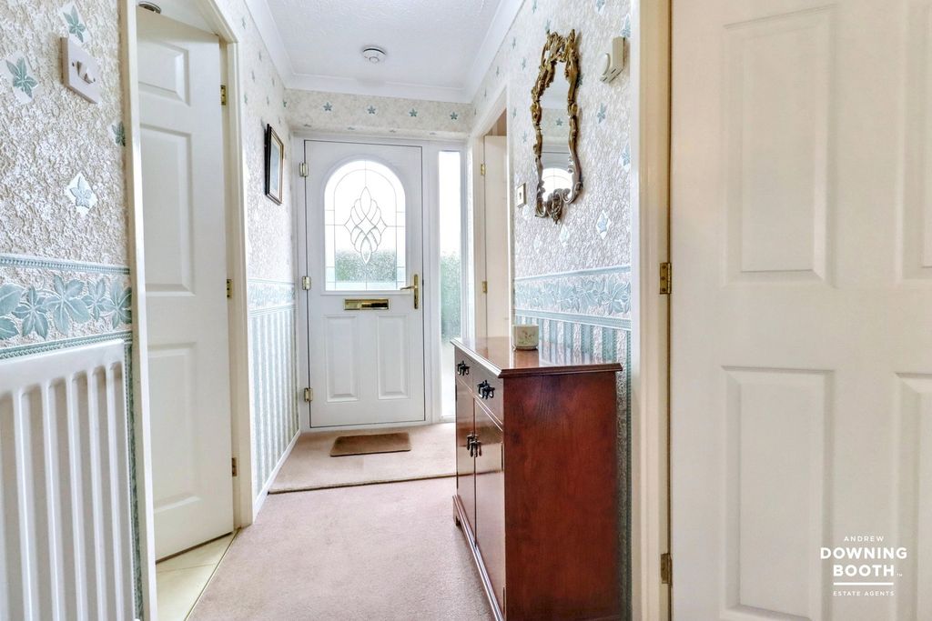 Property photo 3 of 27