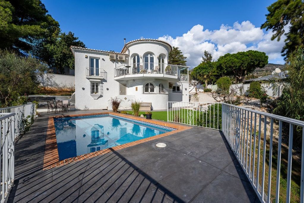 Property photo 1 of 25 Villa, Mijas