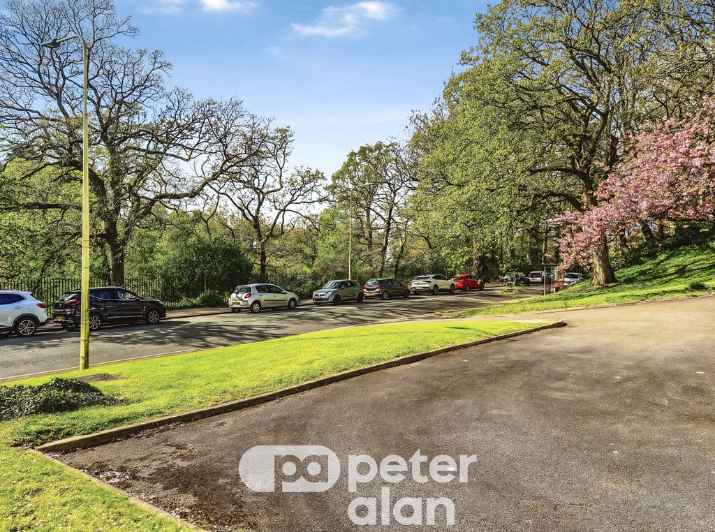 Property photo 2 of 21