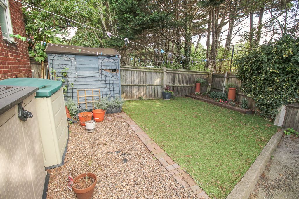 Property photo 2 of 7 Communal Garden
