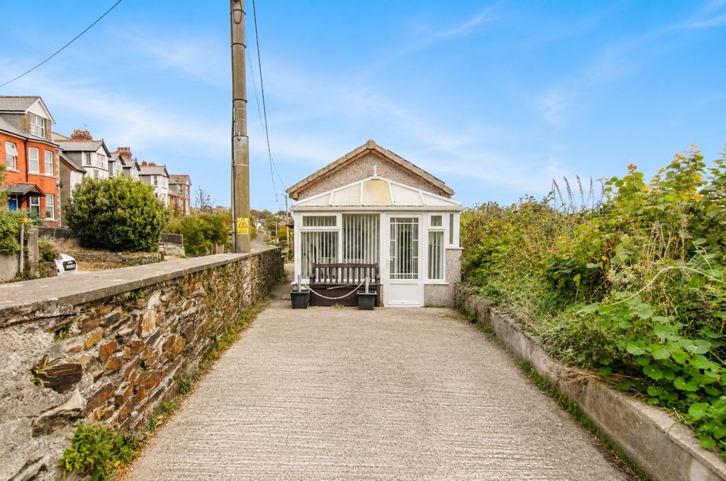 Property photo 2 of 8 0c0F9816-47F4-458B-Ab20-Ac29Aecd19B0