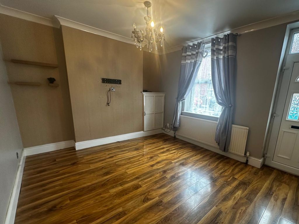 Property photo 2 of 11 Image