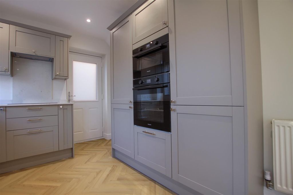 Property photo 2 of 13 Sb4.Jpg