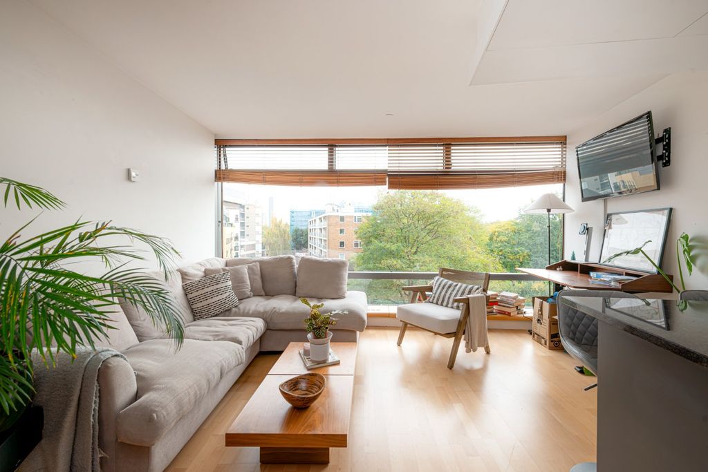 Property photo 2 of 9 Picture No. 10