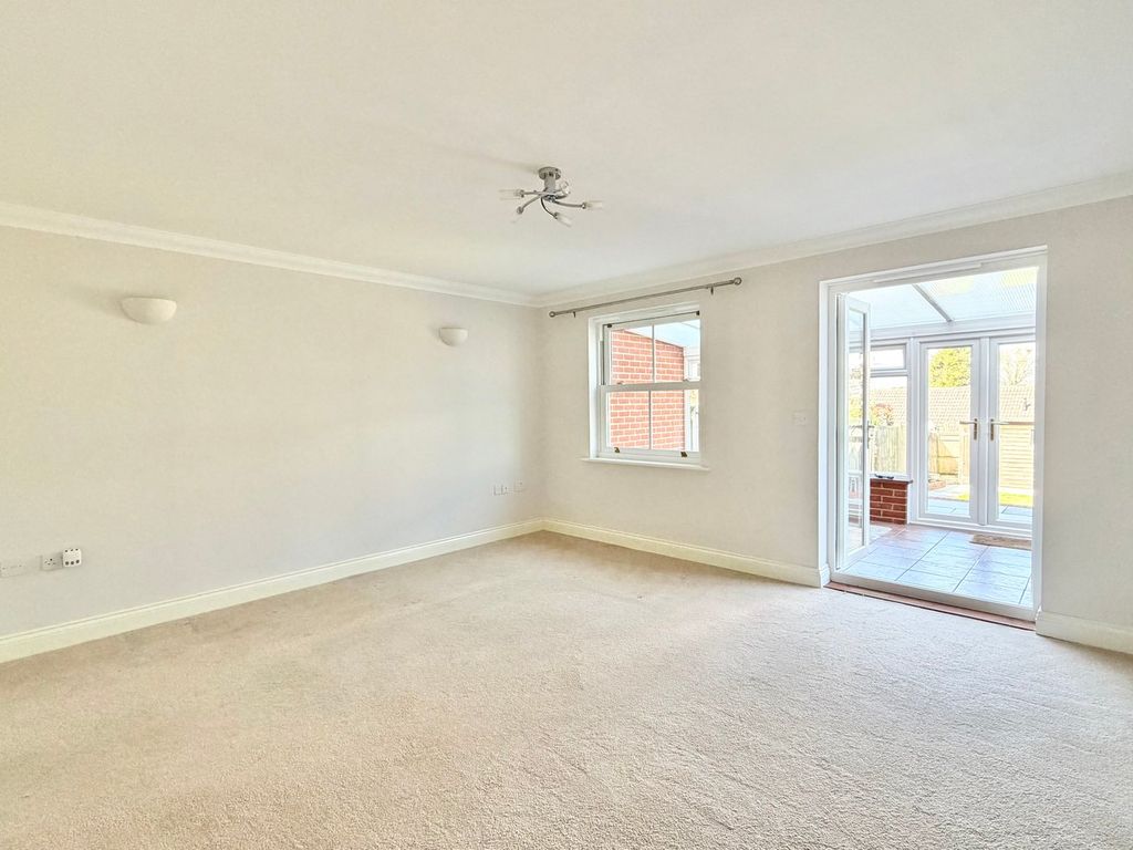 Property photo 3 of 27