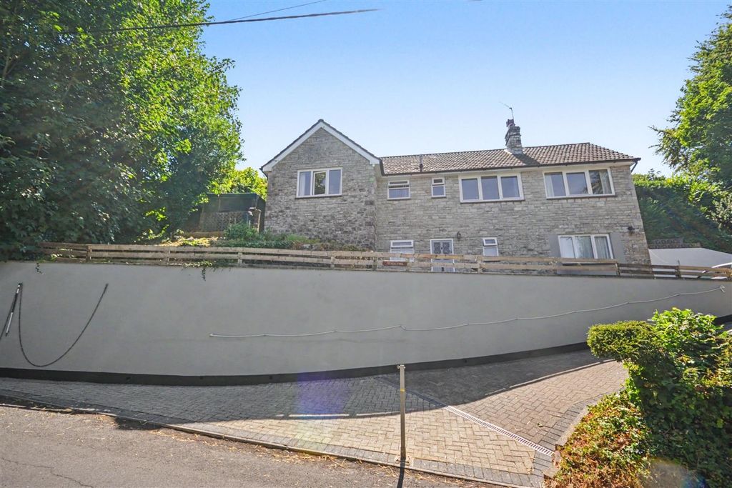 Property photo 1 of 31 Front (24).Png