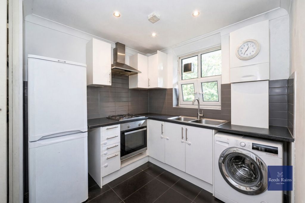 Property photo 2 of 15 Picture No. 26