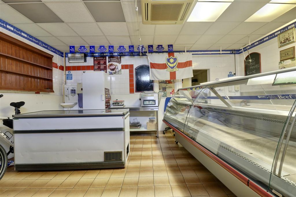 Property photo 3 of 14 6D7E8106-773C-49A9-A27C-11B584A1F84B_1_201_A.Jpeg