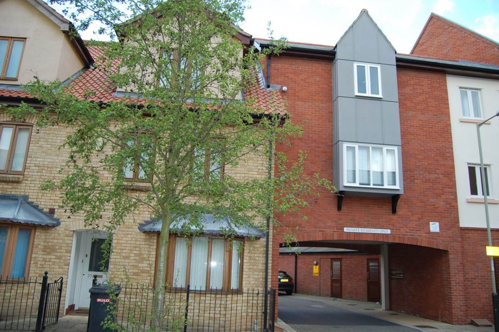 Property photo 1 of 5